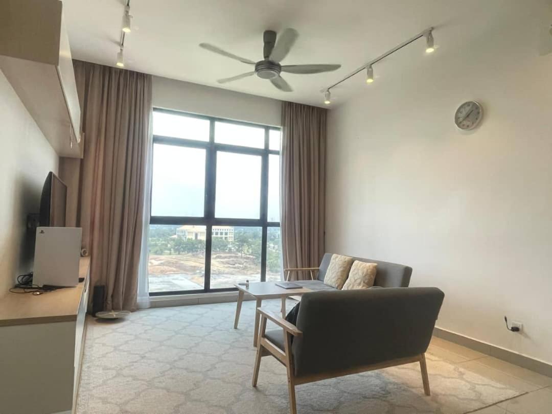 Arinara Near Ioi Mall Putrajaya 3r2b 5-6pax At Conezion *