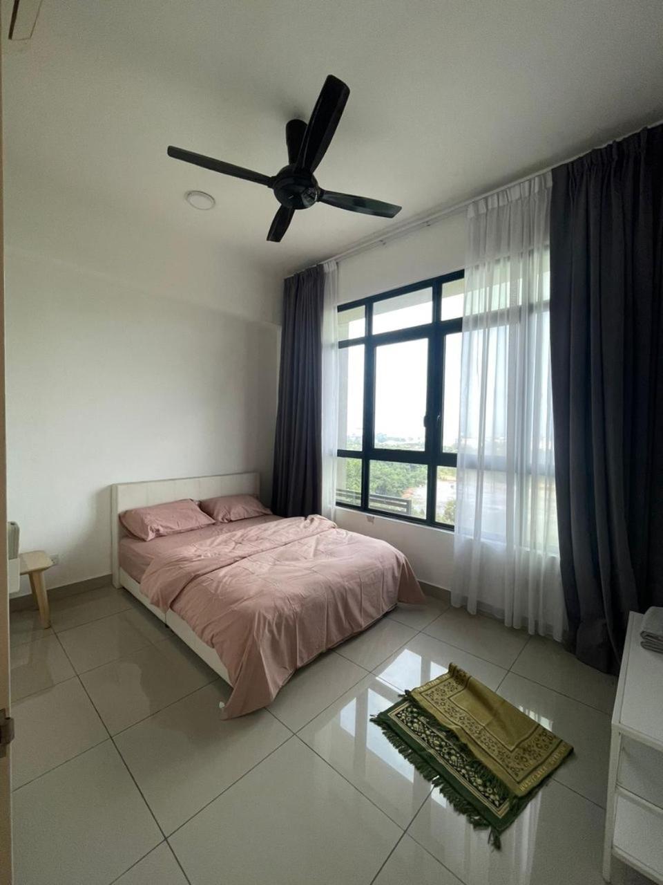 Apartment Arinara Near Ioi Mall Putrajaya 3r2b 5-6pax At Conezion