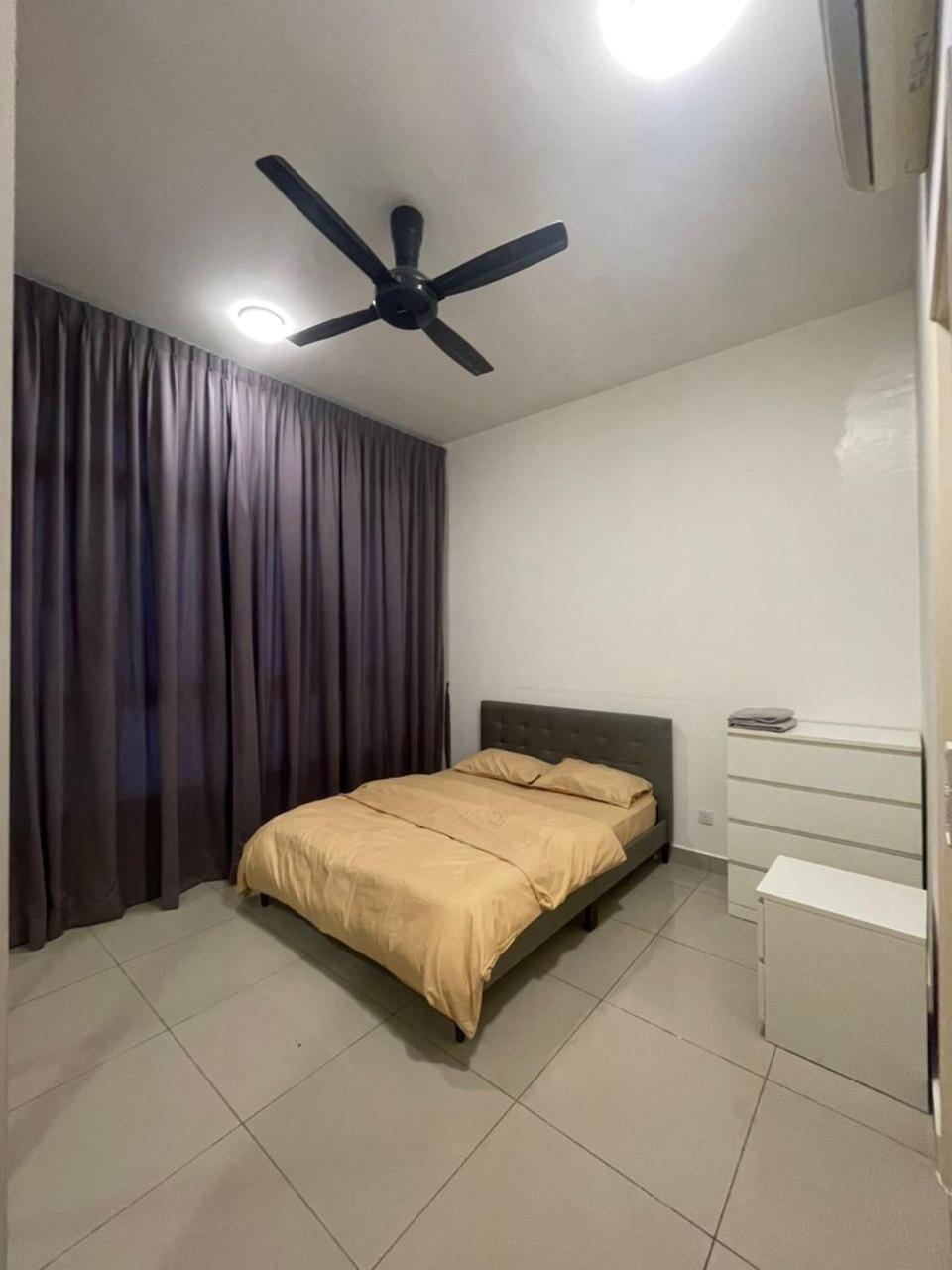 Apartment Arinara Near Ioi Mall Putrajaya 3r2b 5-6pax At Conezion *